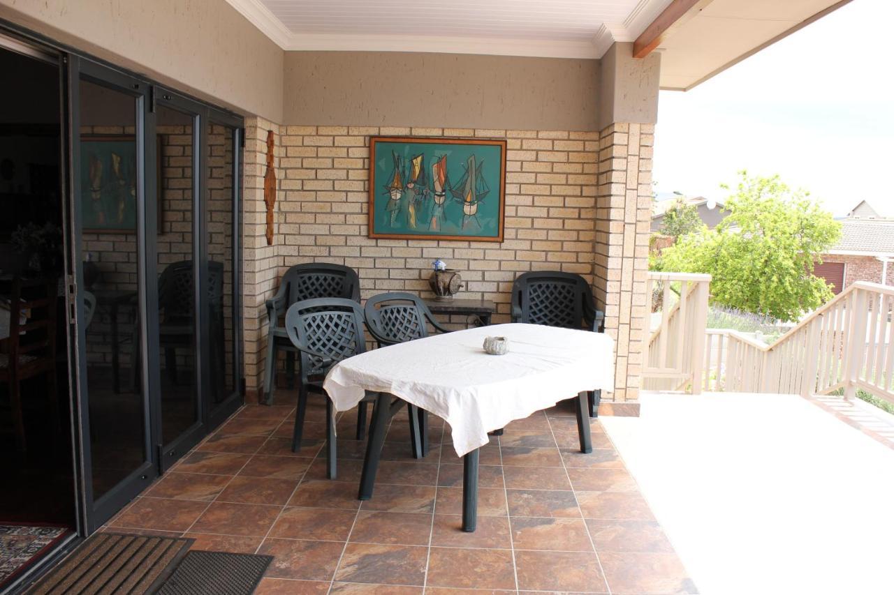 Traveller'S Rest, Reebok Mossel Bay Exterior foto