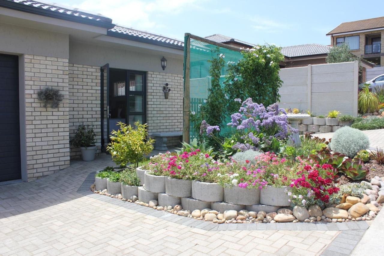 Traveller'S Rest, Reebok Mossel Bay Exterior foto